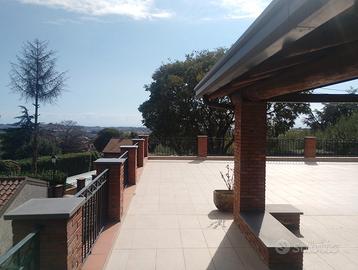 VILLA 230 mq+ DEPENDANCE 90 mq+ TERRENO 3600 MQ