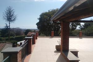 VILLA 230 mq+ DEPENDANCE 90 mq+ TERRENO 3600 MQ