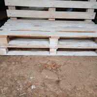 Panchina in legno.