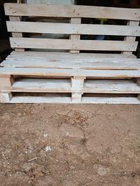 Panchina in legno.