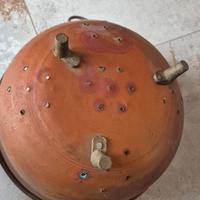 Scolapasta antica in rame con piedini