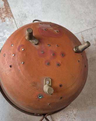 Scolapasta antica in rame con piedini