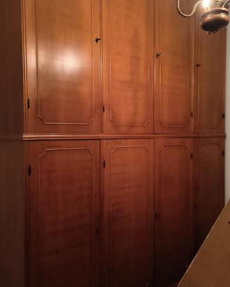 Armadio grande con letto singolo abbinato