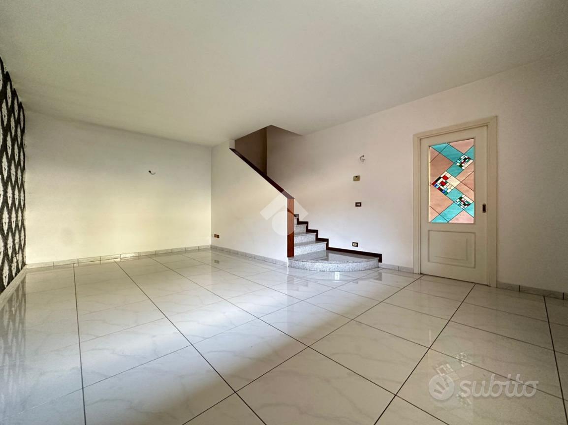 VILLA SINGOLA A RIVOLTA D'ADDA - Vista 5