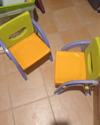 Coppia di sedie in plastica per bambini