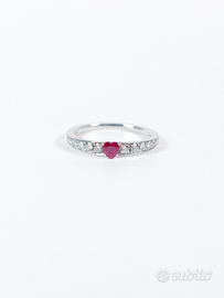 Anello cuore rubino con diamanti
