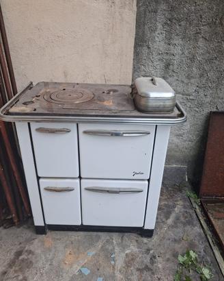 Cucina economica a legna