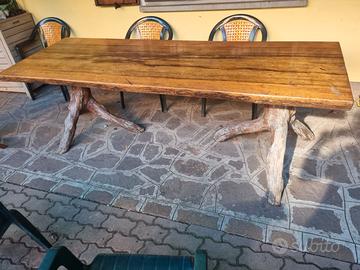 Tavolo usato da esterni in legno massello 242x85