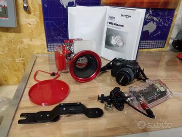 Custodia sub PT023+Olympus C8080 wz 8M + accessori