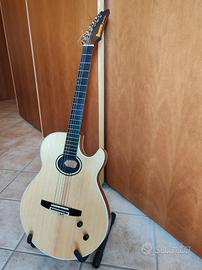 chitarra classica elettrificata