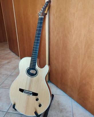 chitarra classica elettrificata