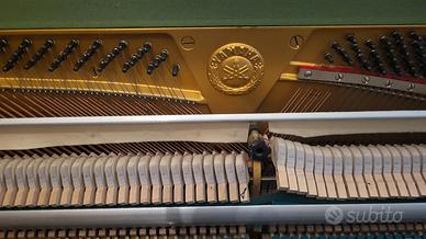 Pianoforte verticale Yamaha C
