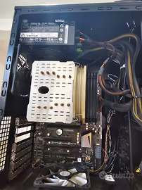 PC ASRock Z77 i5 2500k RAM Corsair HD6950 8800GT