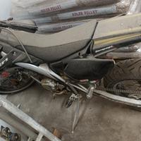 Honda 125  4T  HM MOTARD DERAPAGE