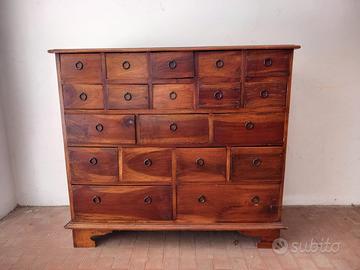 Mobile etnico in legno