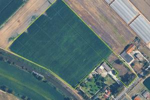 Terreno agricolo costeggiato dal fiume