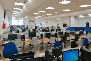 Call center completamente arredato pronto all' uso