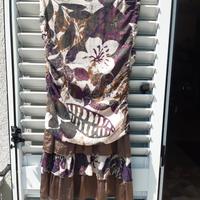 Vestito a fiori senza spalline