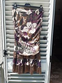 Vestito a fiori senza spalline