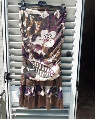 Vestito a fiori senza spalline