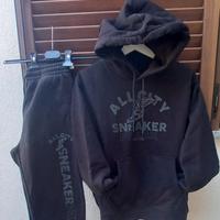 tuta sportiva con cappuccio e marsupio, LCKR