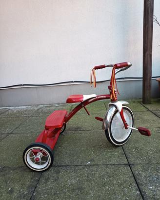 Triciclo rosso per bambini