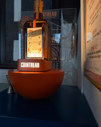Teca Espositiva Originale Cointreau Illuminata Bar