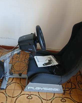 Postazione PlaySeat e Volante Logitech g923