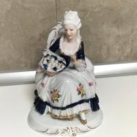 Statuina  vintage in porcellana 