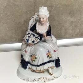 Statuina  vintage in porcellana 