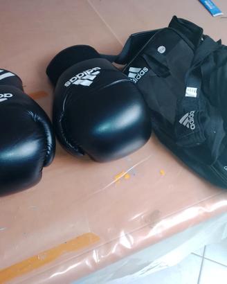 Punchball da  boxe più guantoni Adidas e fasce