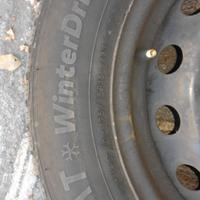 Pneumatici invernali 175/65R 15 84T su cerchio