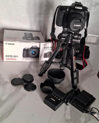 Canon 80D con accessori