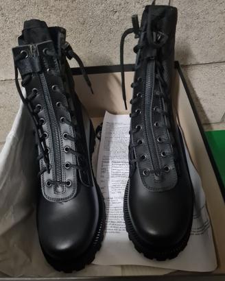 ANFIBI UNISEX NUOVI CON SCATOLA