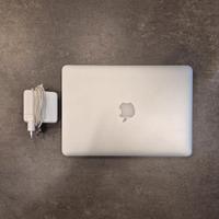 MacBook Pro 13" 2015 - schermo danneggiato