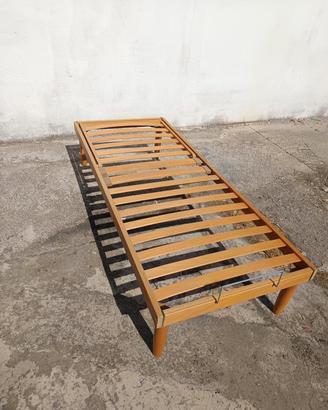 Letto singolo con schienale rialzabile 