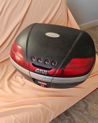 Bauletto givi v46 con schienale.