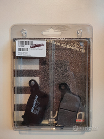 Pastiglie freno moto, supporti cavalletto, specchi