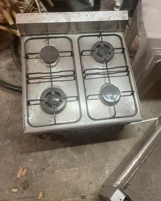 Cucina e piastra per piccola ristorazione