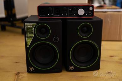 FOCUSRITE Scarlett 2i4 (2nd Gen) + Speaker Makie