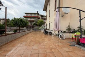 4 LOCALI A MONTECASTRILLI