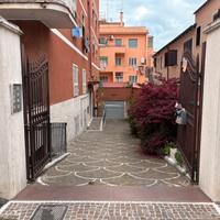 Posto Moto coperto a Colli Albani