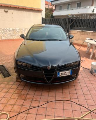 Alfa 159 tenuta maniacalmente. Disponibile subito