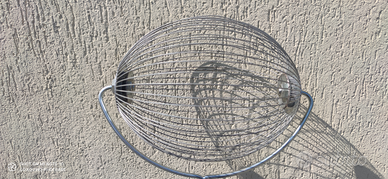 Raccogli frutta da terra noci, mele ecc