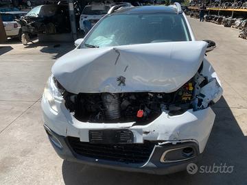 PEUGEOT 2008 1.4 D - ANNO 2015 - PER RICAMBI