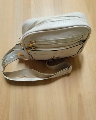 BORSETTA. CON TRACOLLA 