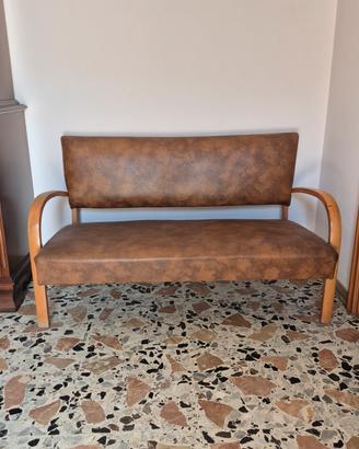 Divano e poltroncine Vintage legno e simil pelle