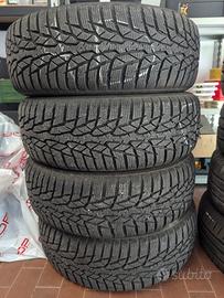 4 pneumatici invernali nokian 185 60 R 15