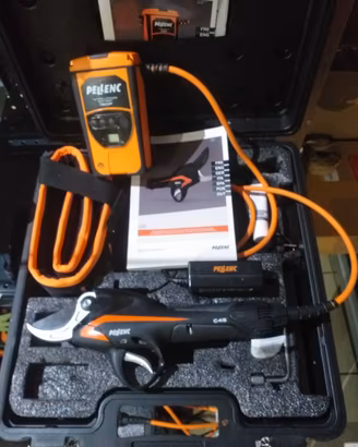 FORBICE PELLENC MODELLO C45 CON BATTERIA 150