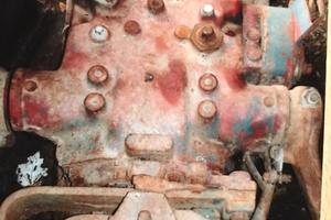 Trattore sollevatore a sforzo controllato